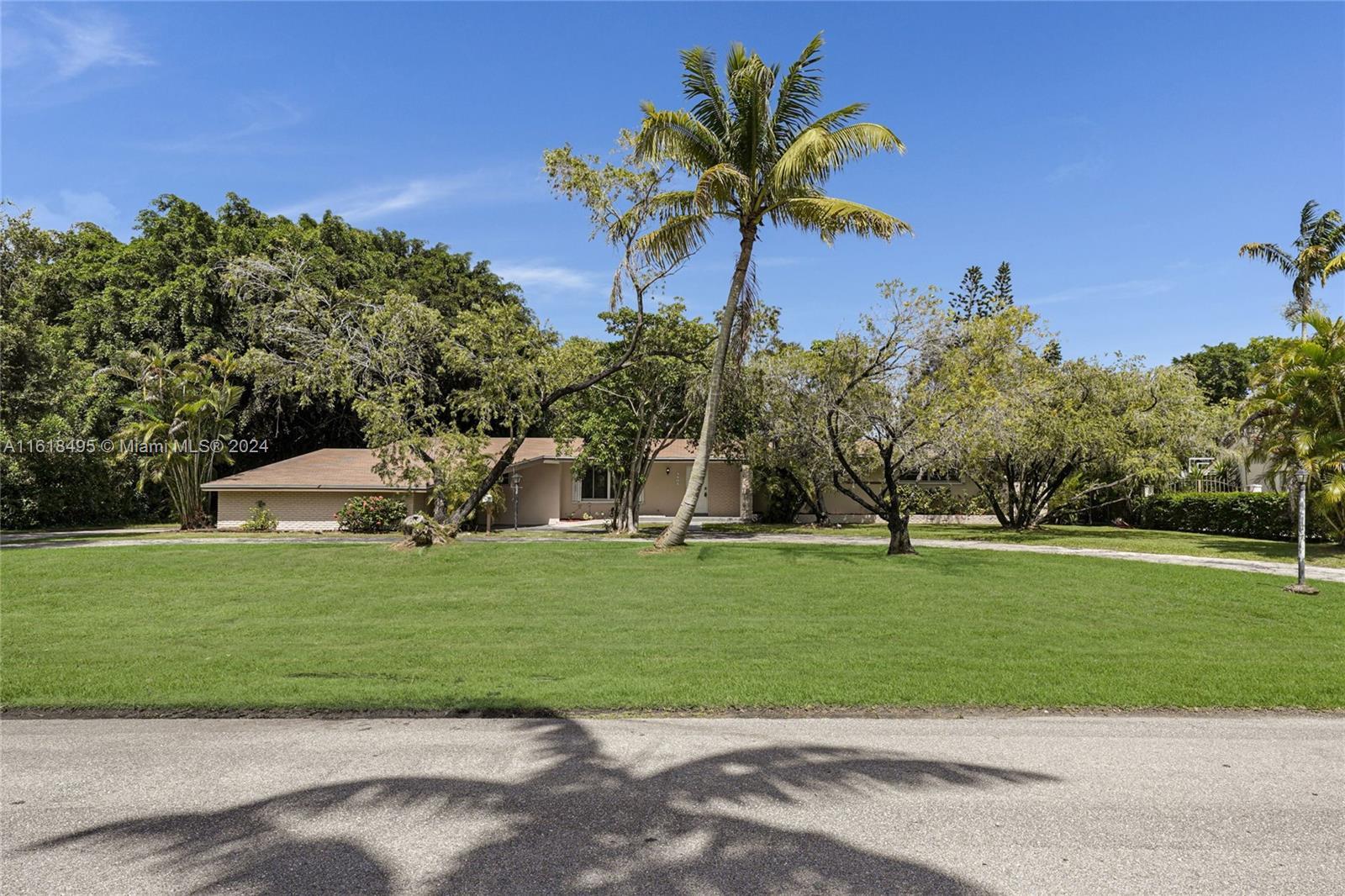 13805 SW 70th Ave, Palmetto Bay FL 33158