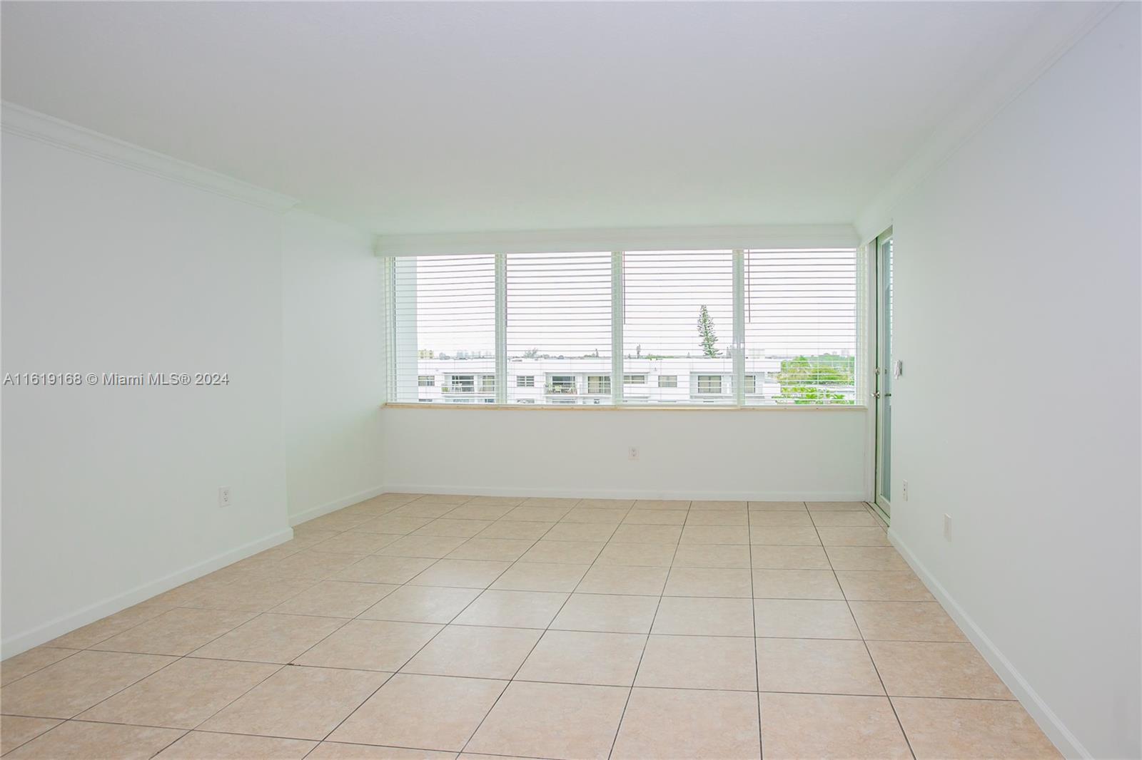 8233 Harding Ave # 606, Miami Beach FL 33141 photo 2