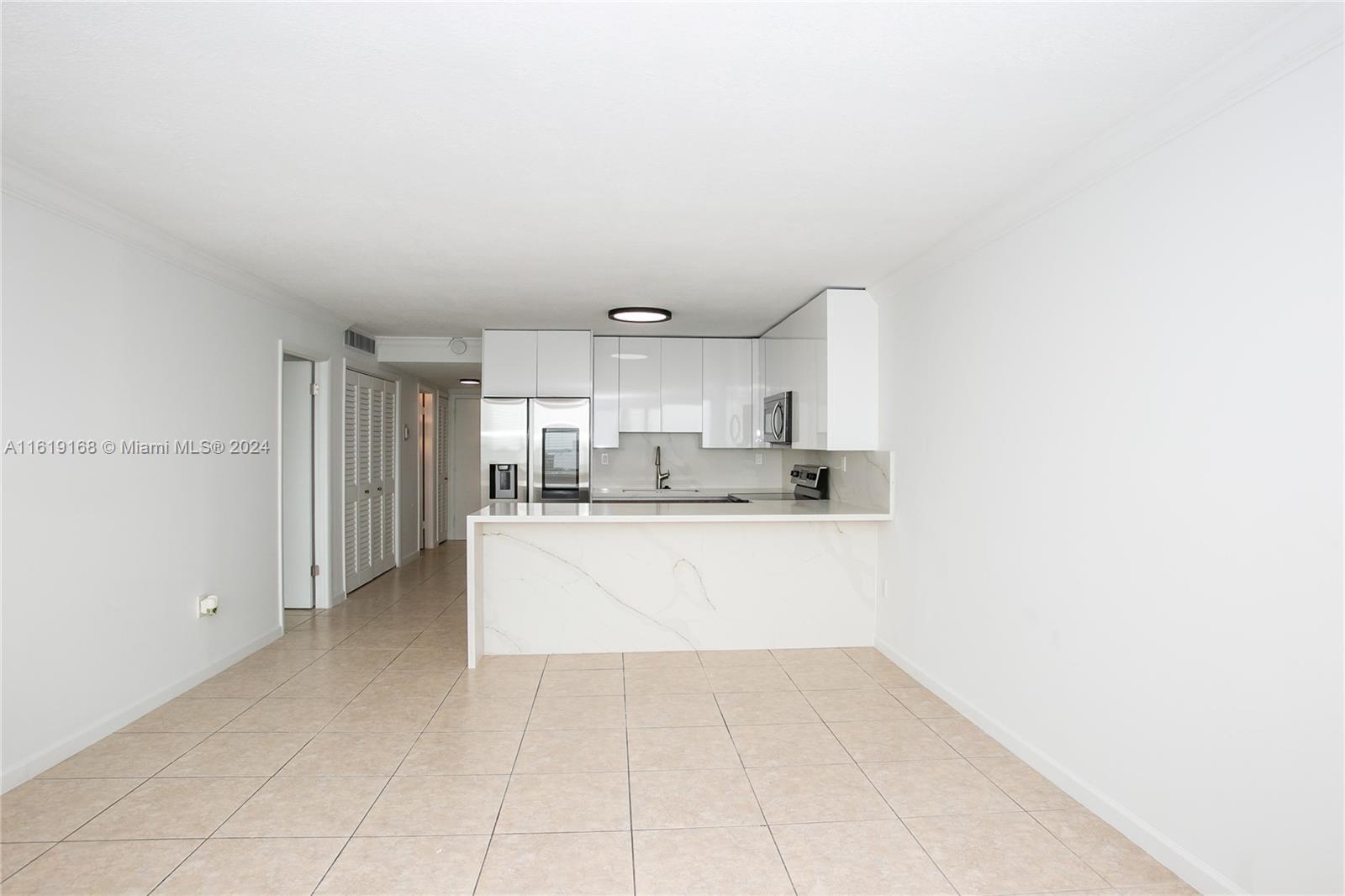 8233 Harding Ave # 606, Miami Beach FL 33141 photo 3