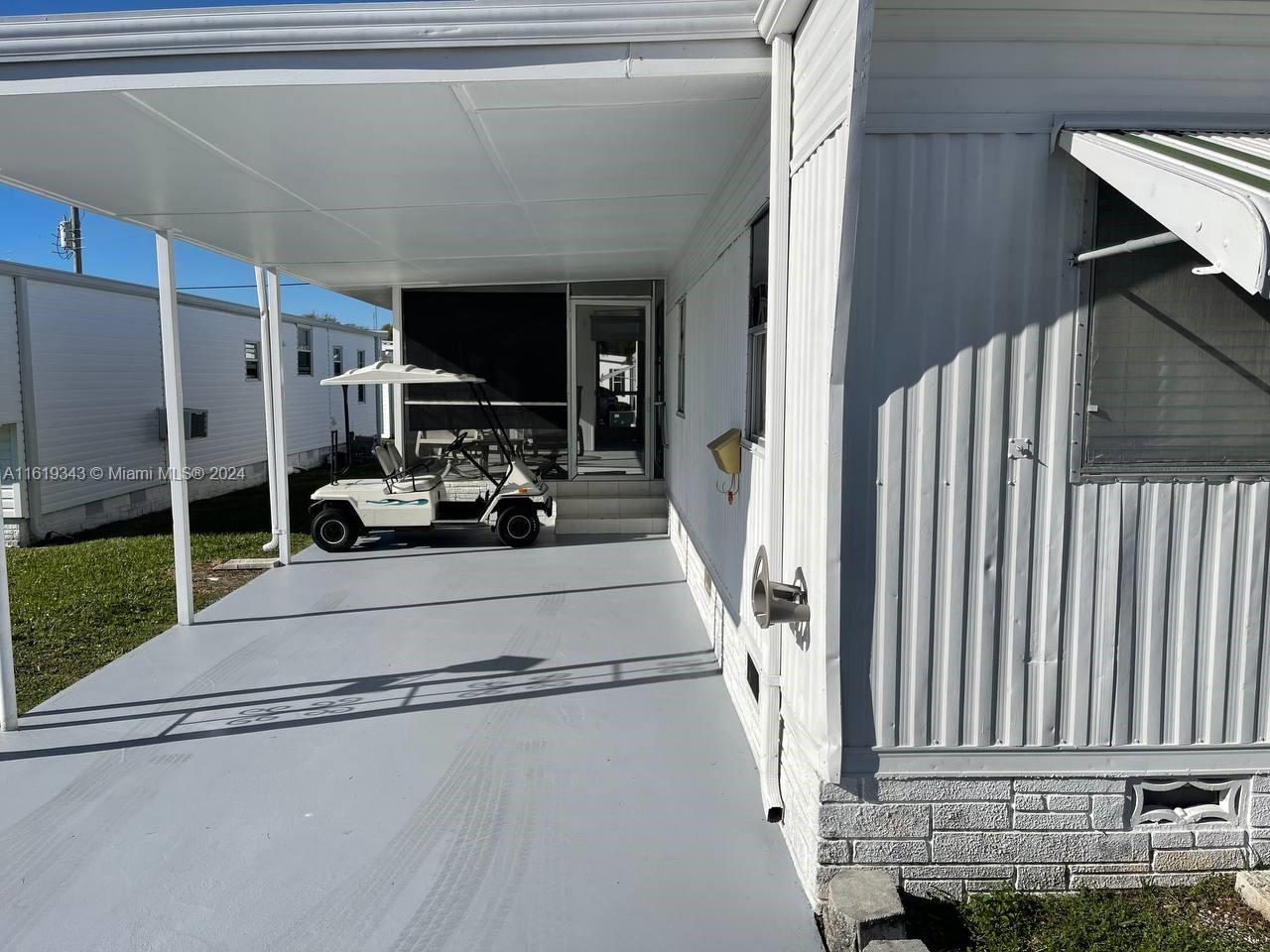 1332 S 33 Ave, Hollywood FL 33021 photo 2
