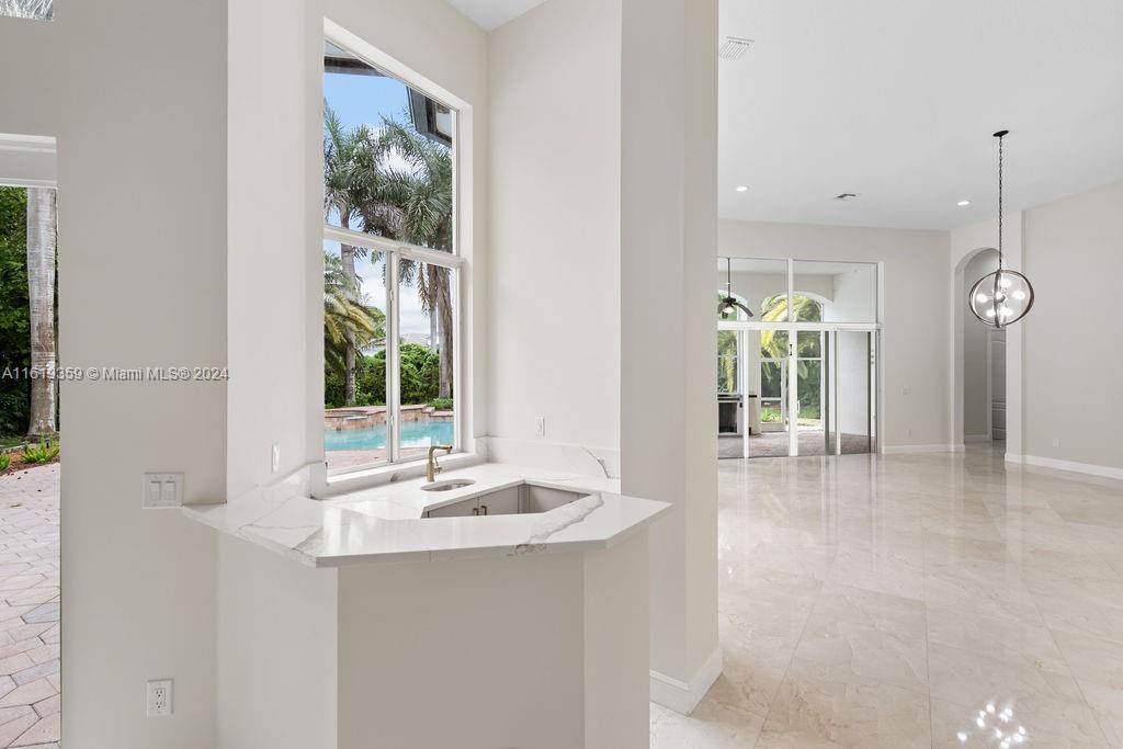 1535 SW 112th Ave, Davie FL 33325 photo 5