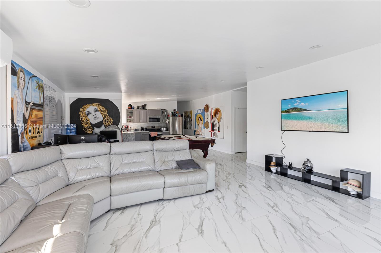 8221 Crespi Blvd, Miami Beach FL 33141 photo 4
