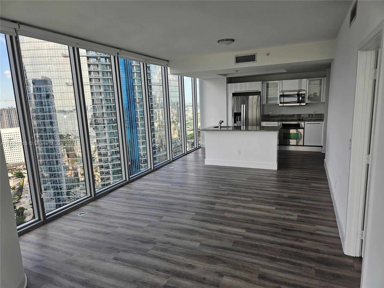 888 Biscayne Blvd # 4001, Miami FL 33132 photo 2