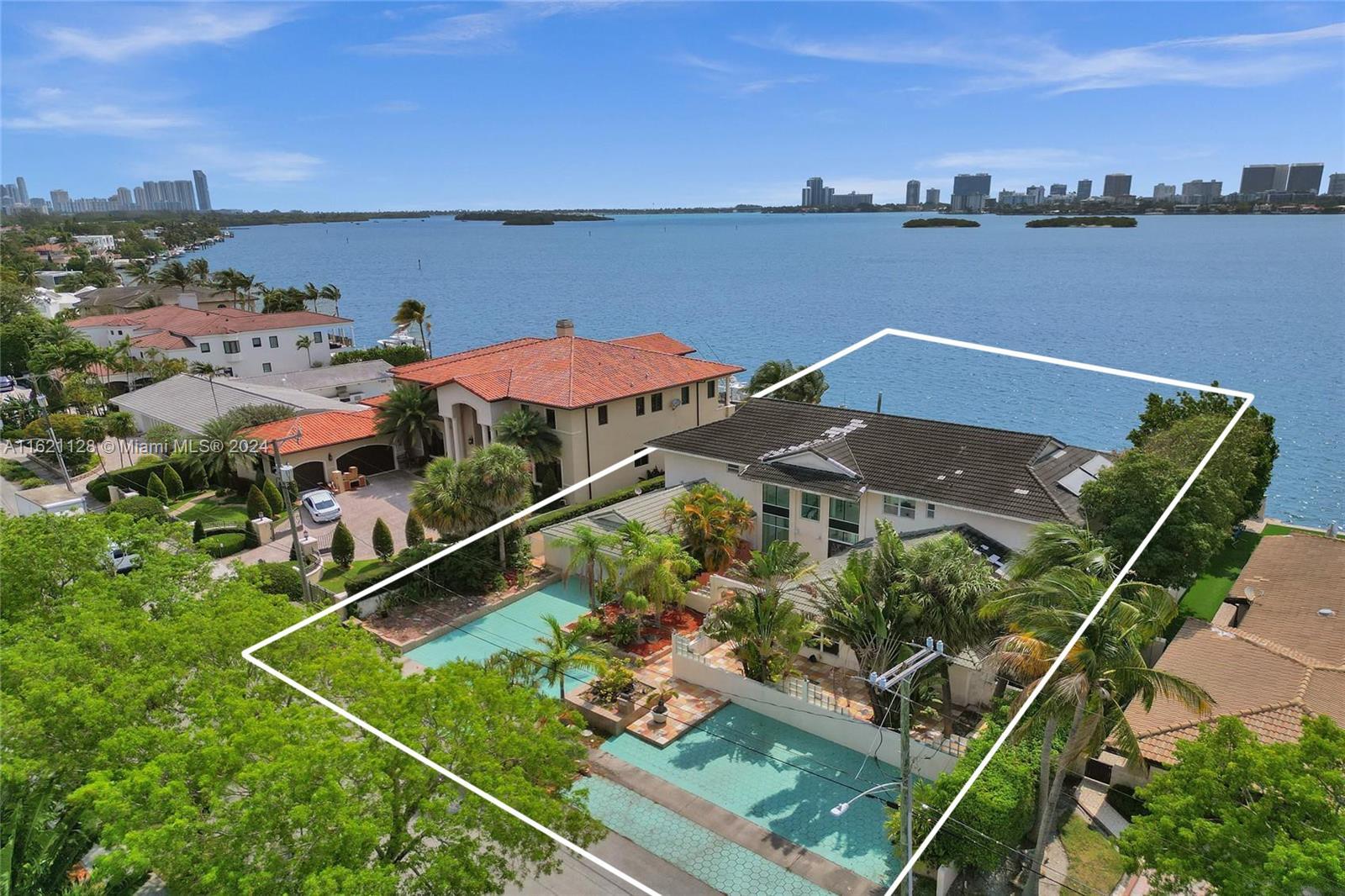 12455 Keystone Island Dr, North Miami FL 33181