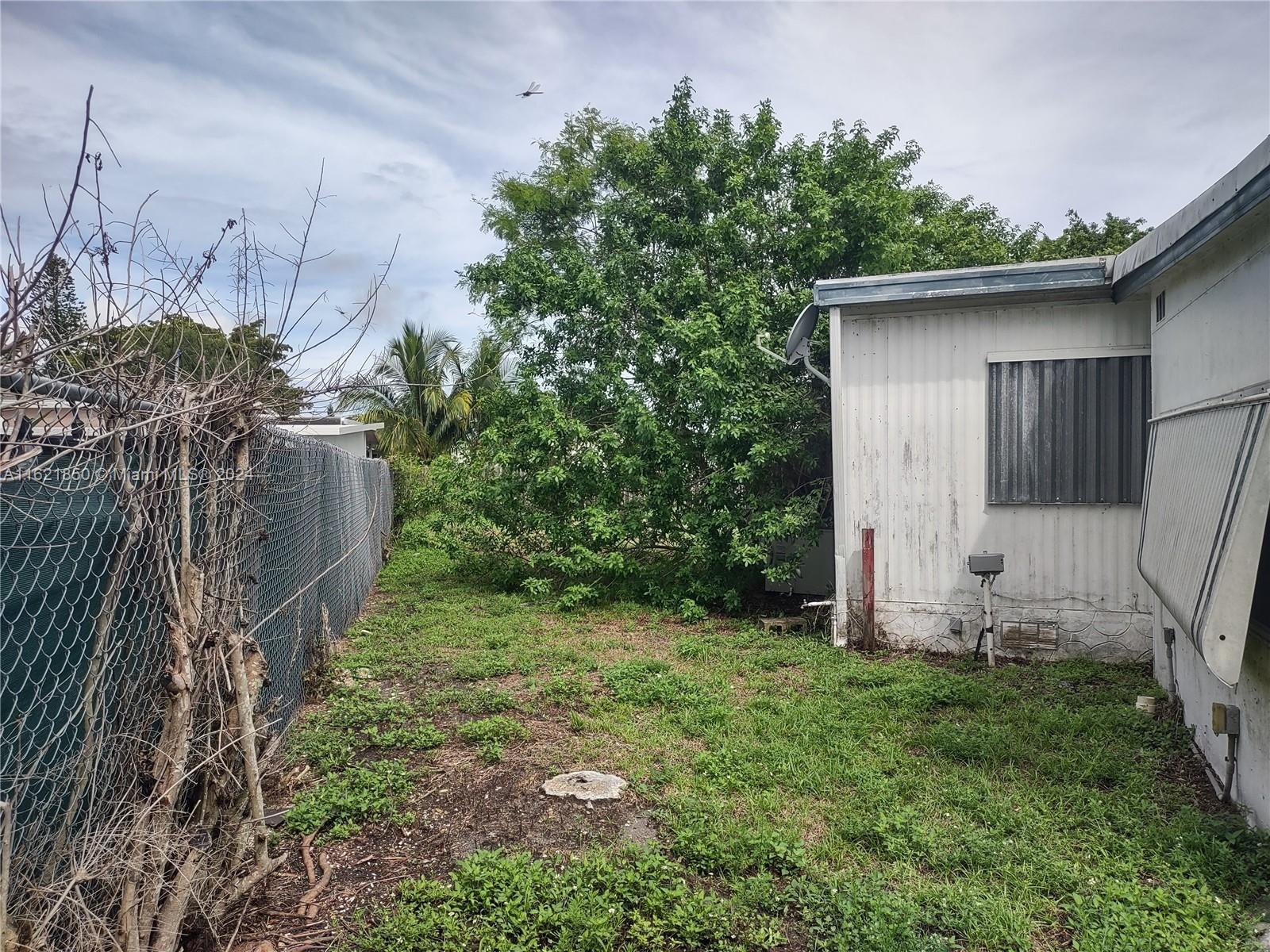 21760 NW 3rd St, Pembroke Pines FL 33029 photo 4