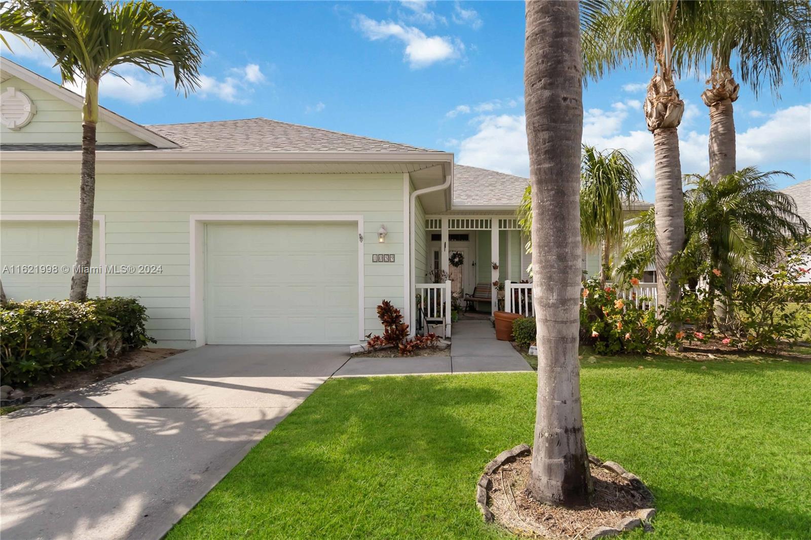 1059 Eleuthera Dr NE, Palm Bay FL 32905 photo 2