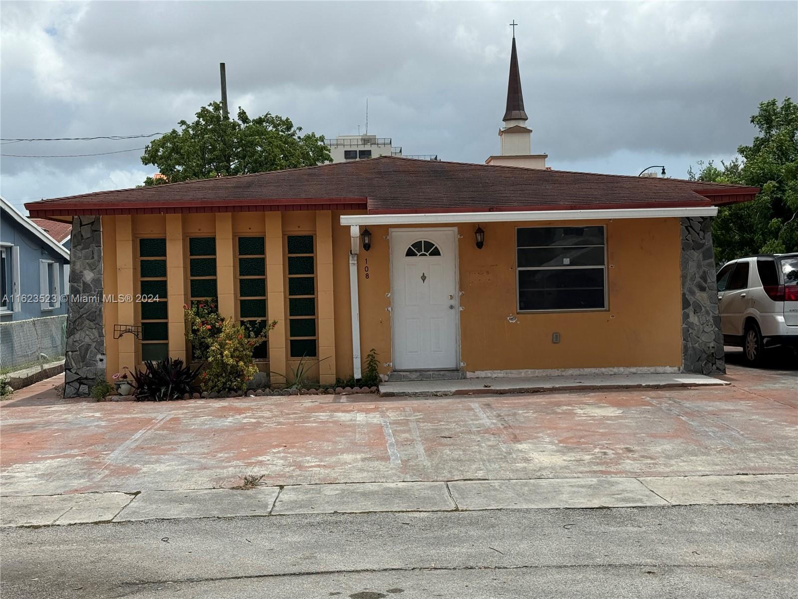 106 E 8th St # 108, Hialeah FL 33010