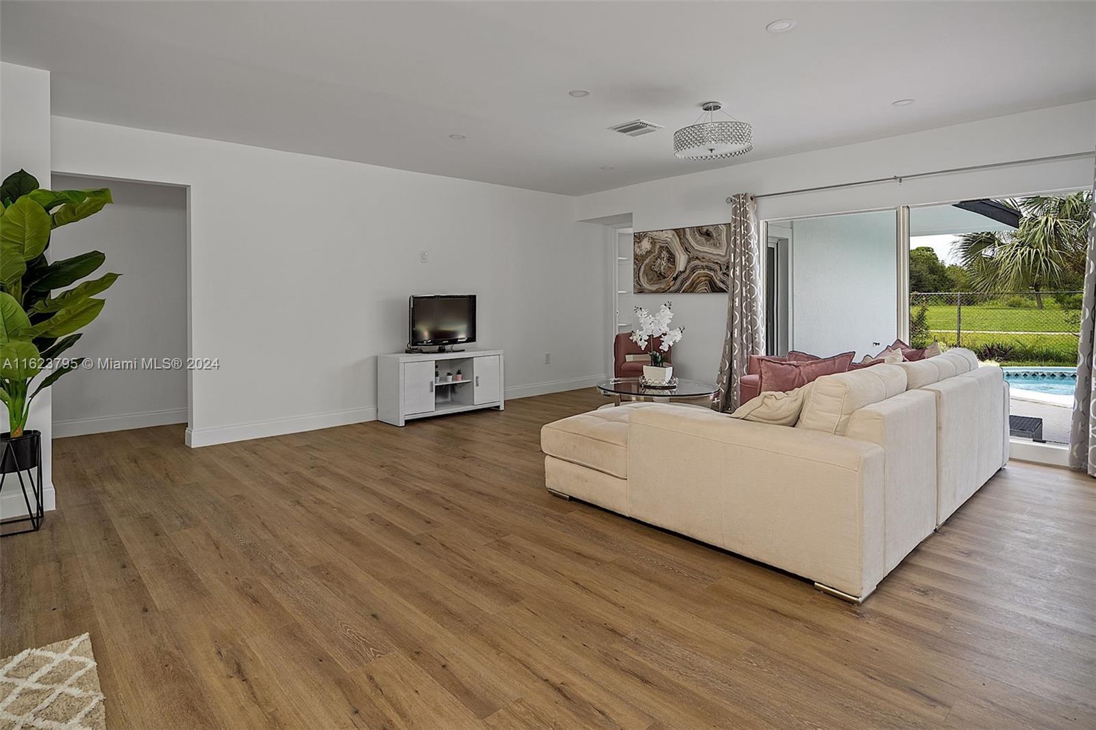 3705 Garden Lane, Miramar FL 33023 photo 3