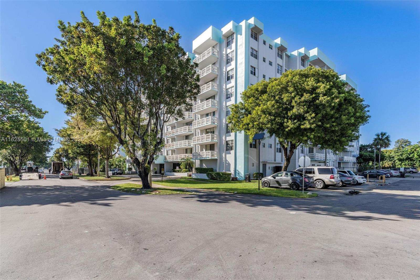 15600 NW 7th Ave # 306, Miami FL 33169 photo 2