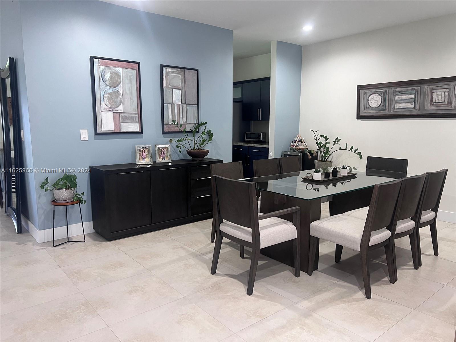 8235 NW 156th Ter, Miami Lakes FL 33016 photo 3