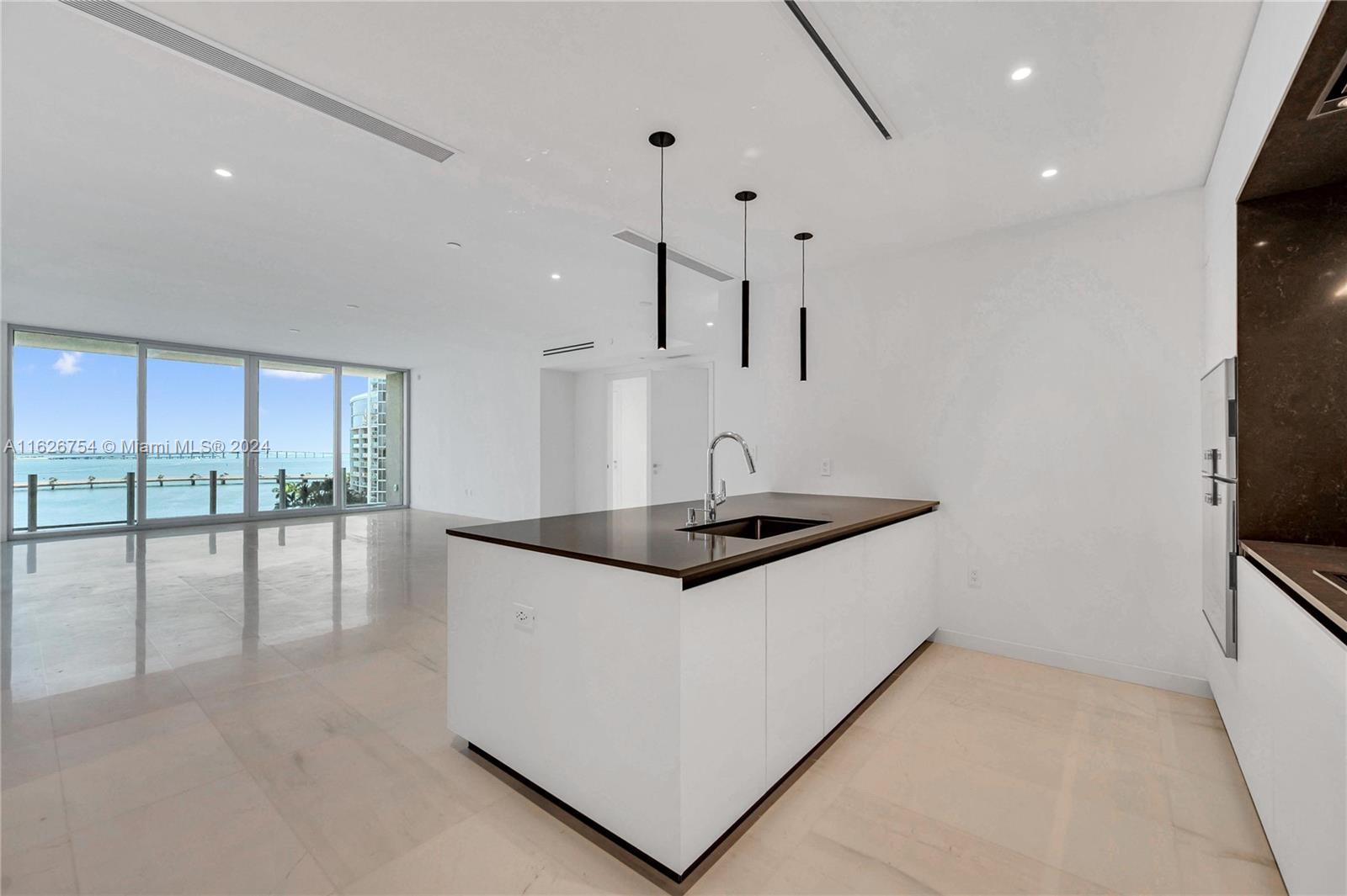 300 Biscayne Blvd Way # 703, Miami FL 33131 photo 4