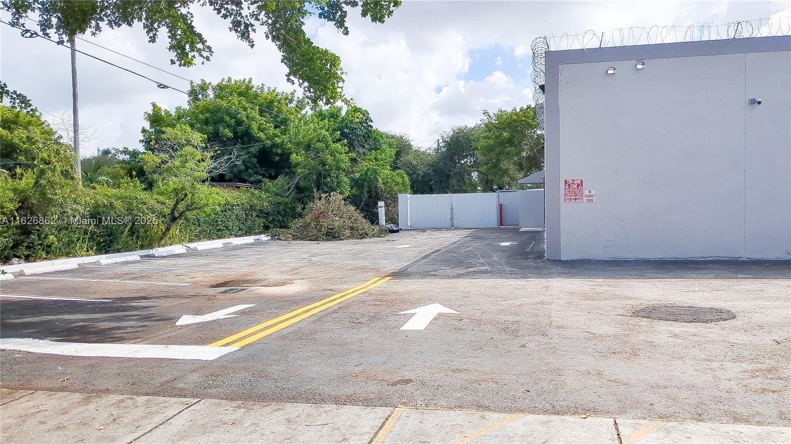 16525 NW 27th Ave, Miami Gardens FL 33054 photo 5