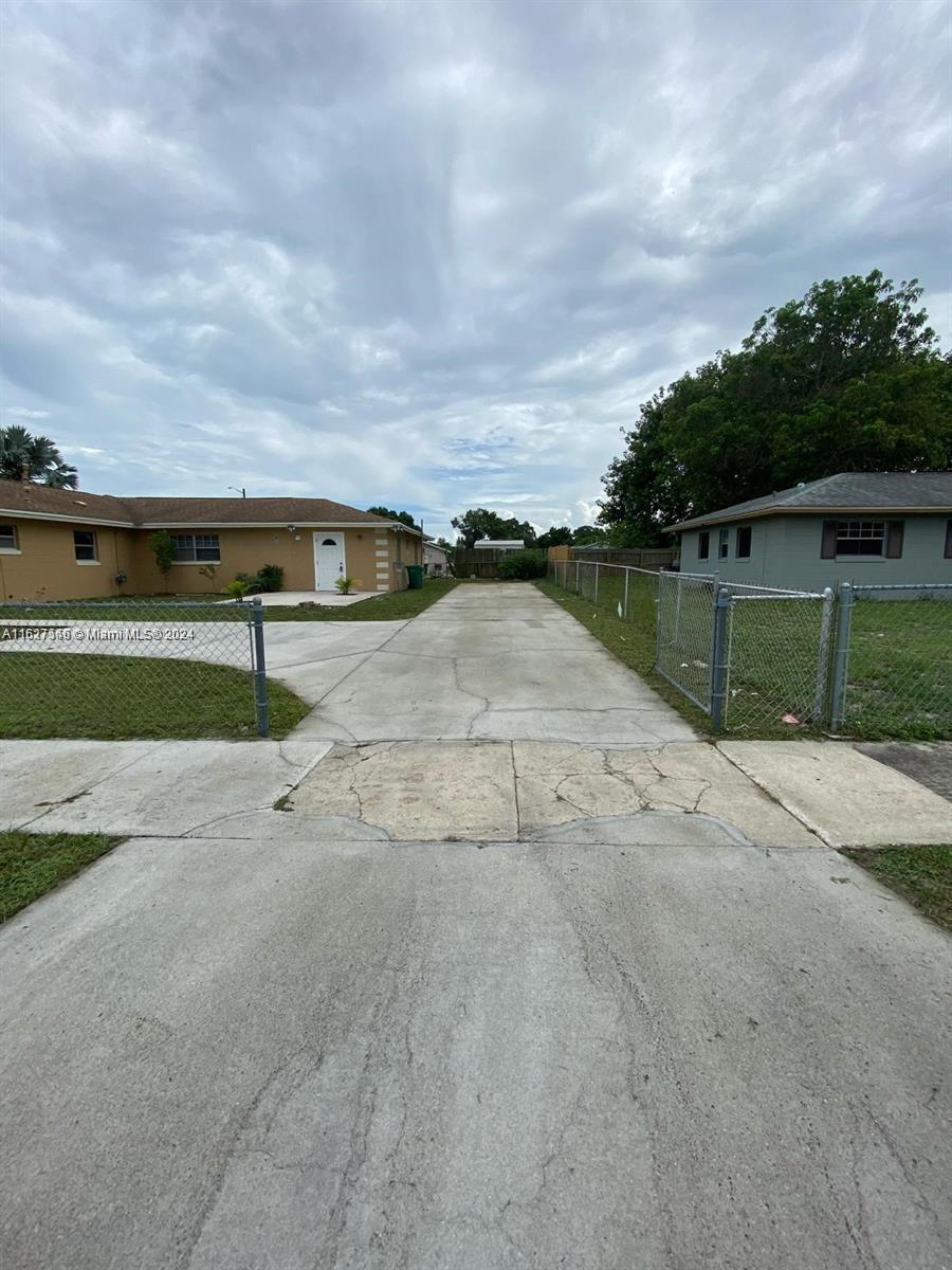 2707 Essex Ct # C, Fort Pierce FL 34946