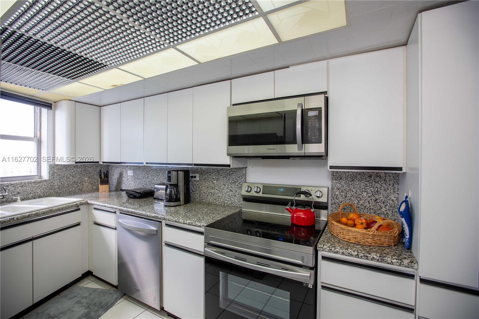 6039 Collins Ave # 1728, Miami Beach FL 33140 photo 5