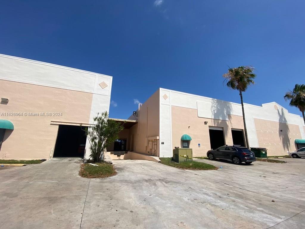 2503 John P Lyons Ln, Pembroke Park FL 33009 photo 2