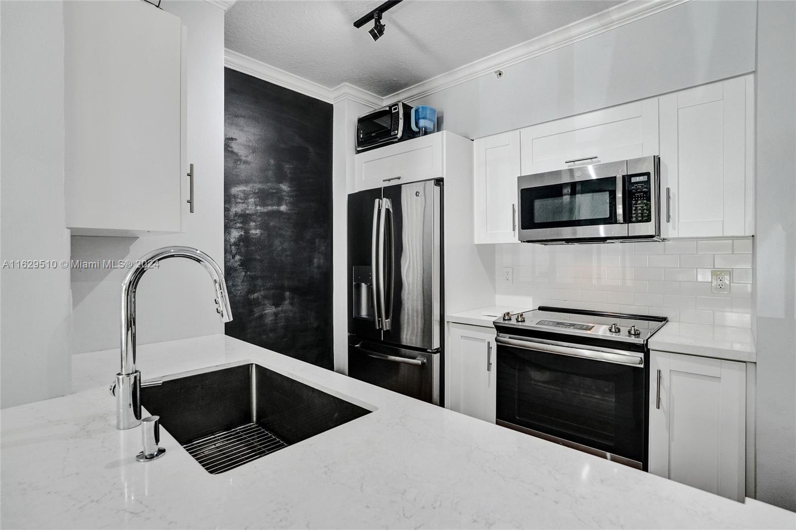 6831 SW 44th St # 201, Miami FL 33155 photo 4