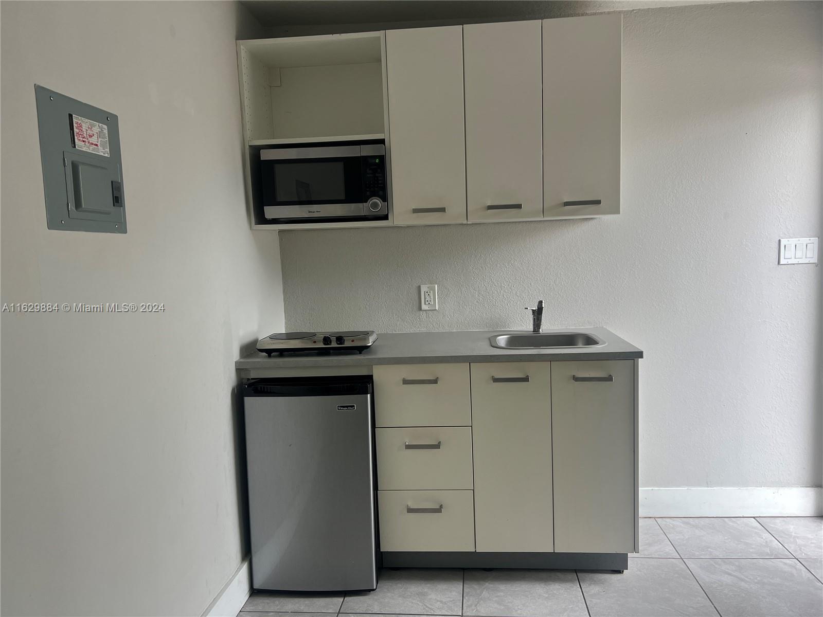 821 SW 29th Ct # 6, Miami FL 33135 photo 2