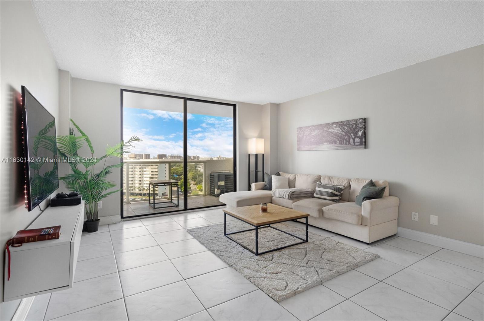 13499 Biscayne Blvd # 1112, North Miami FL 33181 photo 2