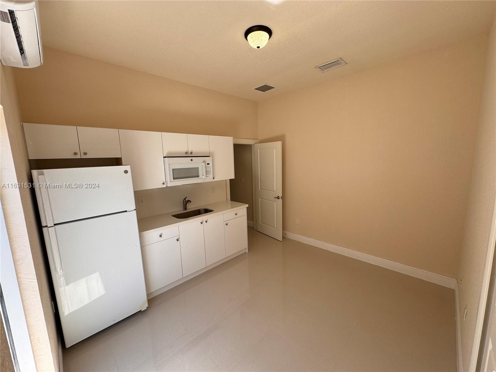 14434 SW 14th St # 1, Miami FL 33184 photo 2