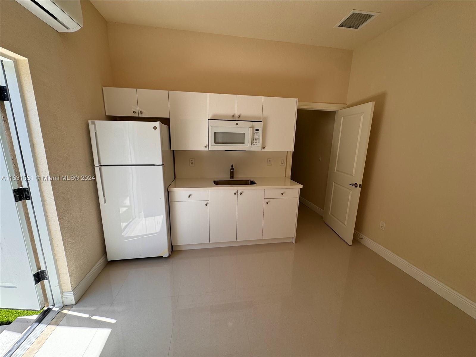 14434 SW 14th St # 1, Miami FL 33184 photo 4