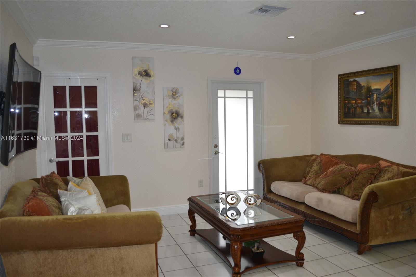 761 SE 6th Pl, Hialeah FL 33010 photo 5