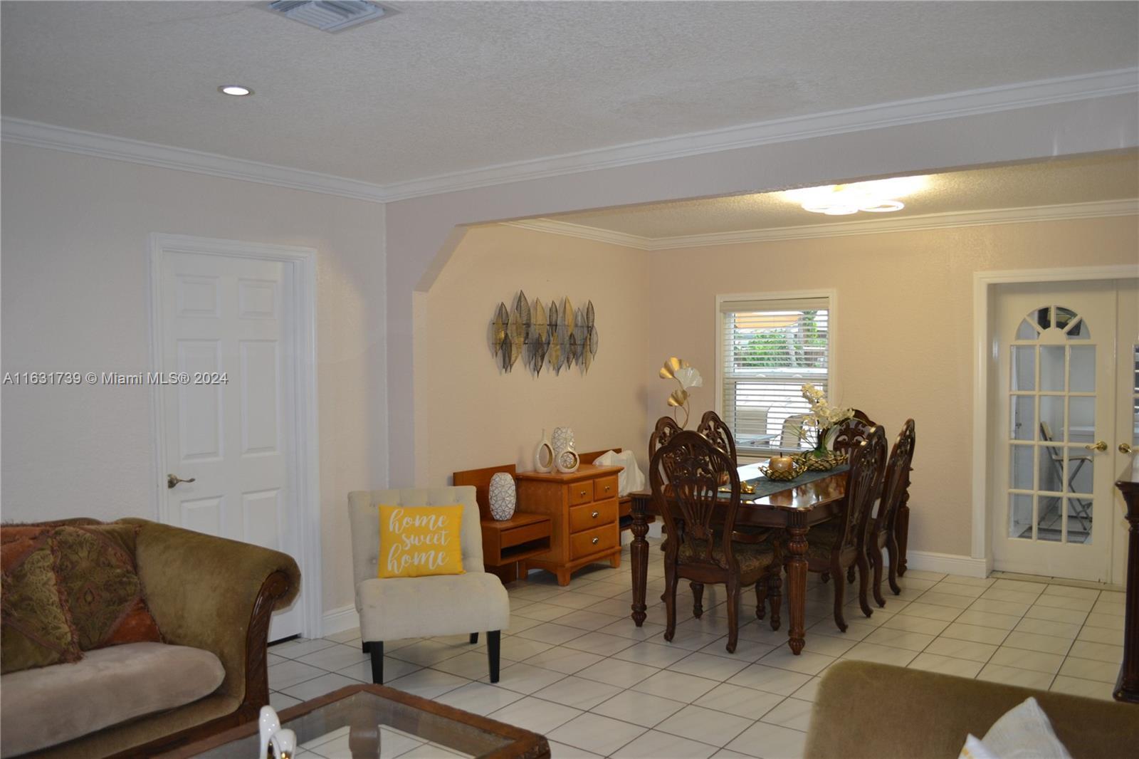 761 SE 6th Pl, Hialeah FL 33010 photo 4