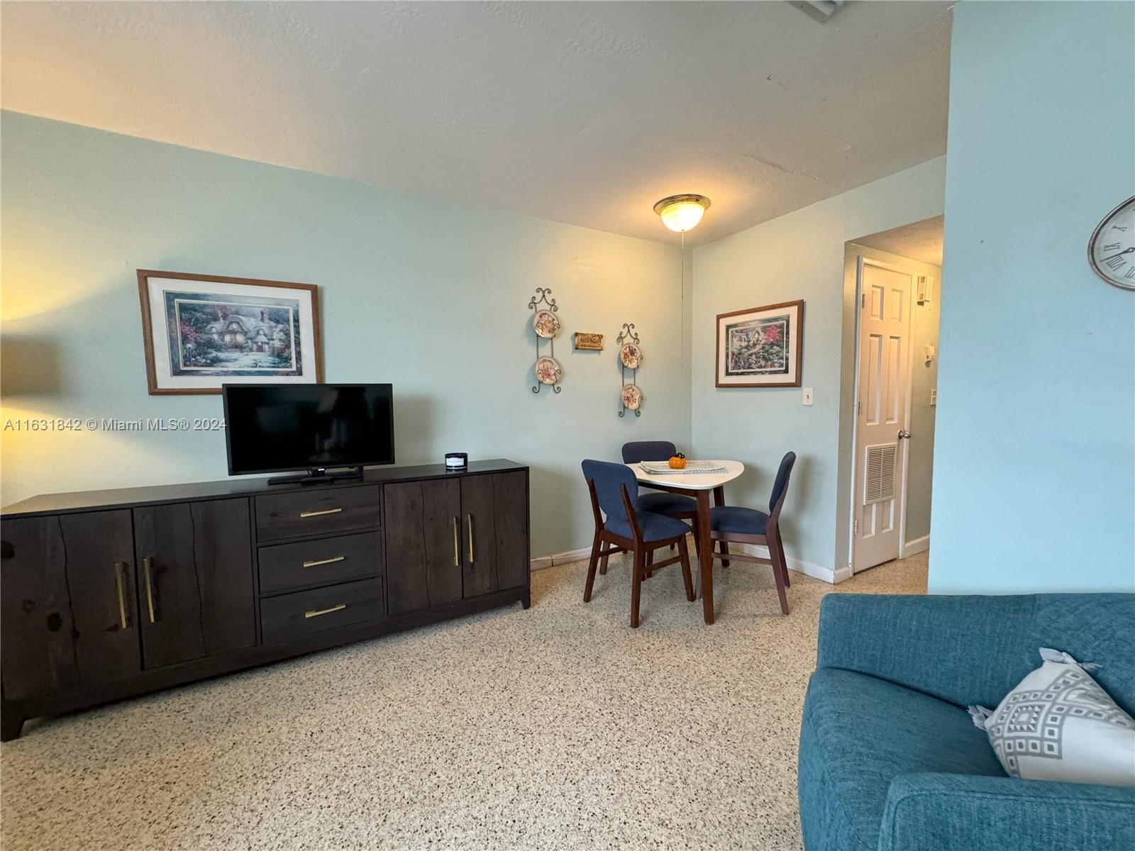519 E 21st St, Hialeah FL 33013 photo 3