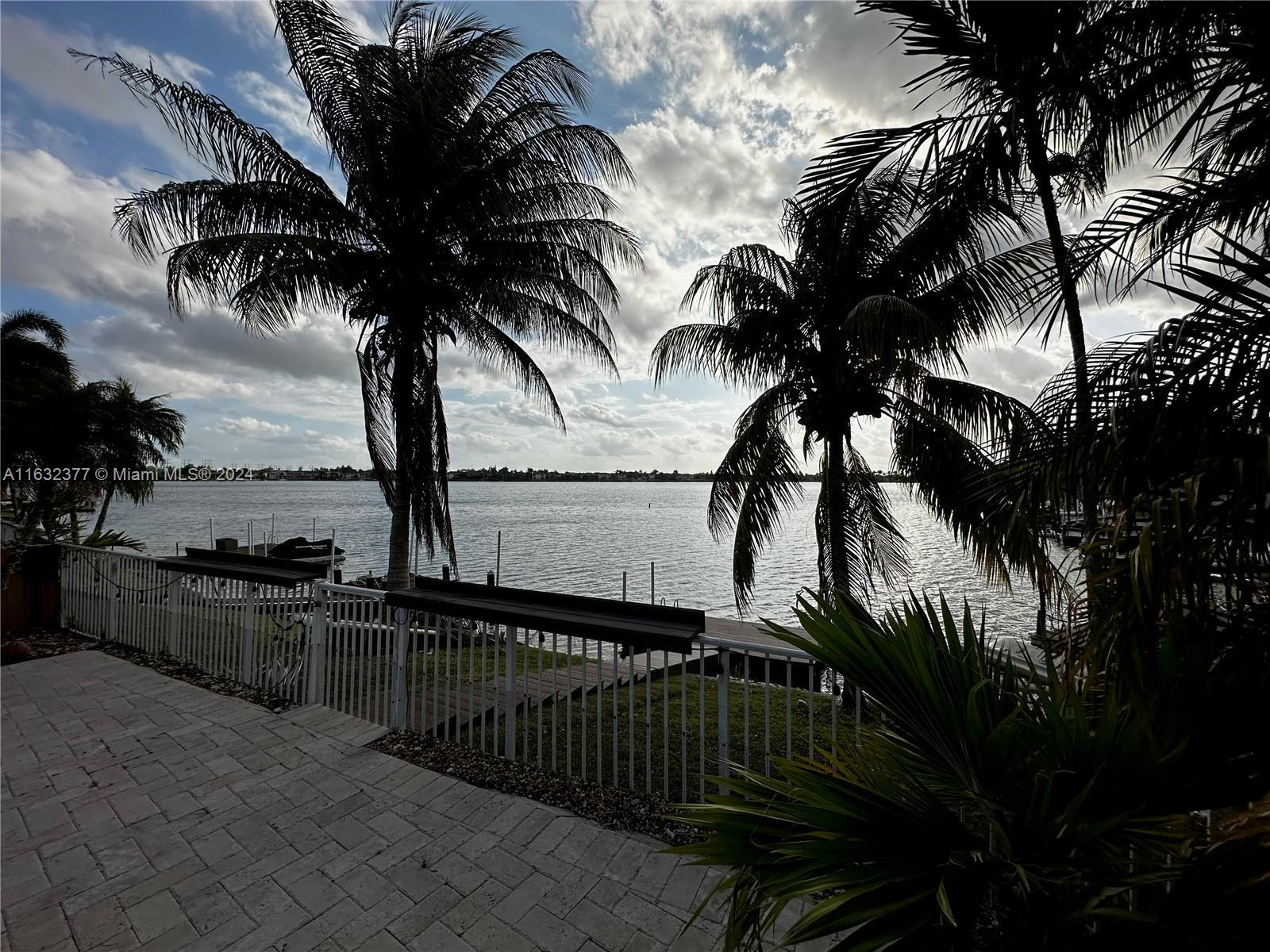 13630 SW 127th Ct, Miami FL 33186 photo 4
