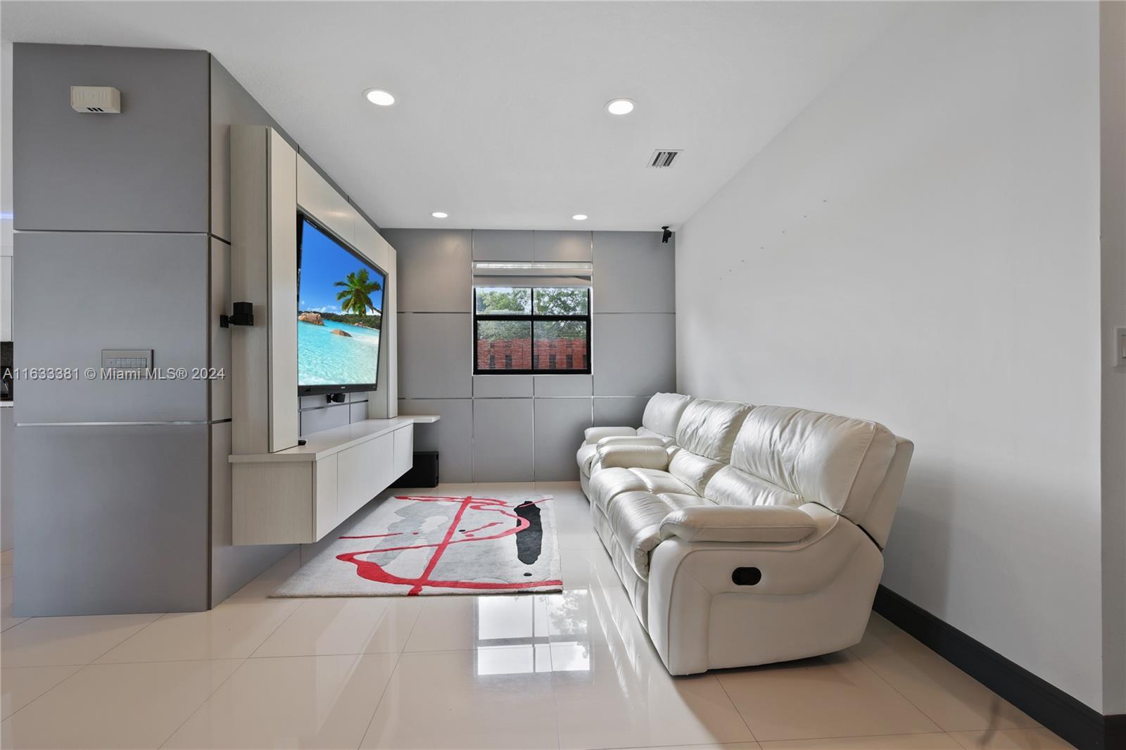 10040 NW 10th St, Miami FL 33172 photo 4