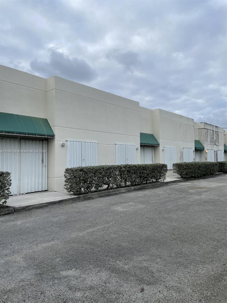 17304 Walker Ave # 106, Miami FL 33157 photo 2