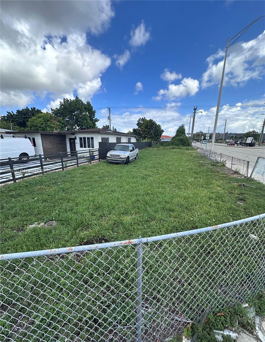 5520 E 8 Avenue, Hialeah FL 33013 photo 3
