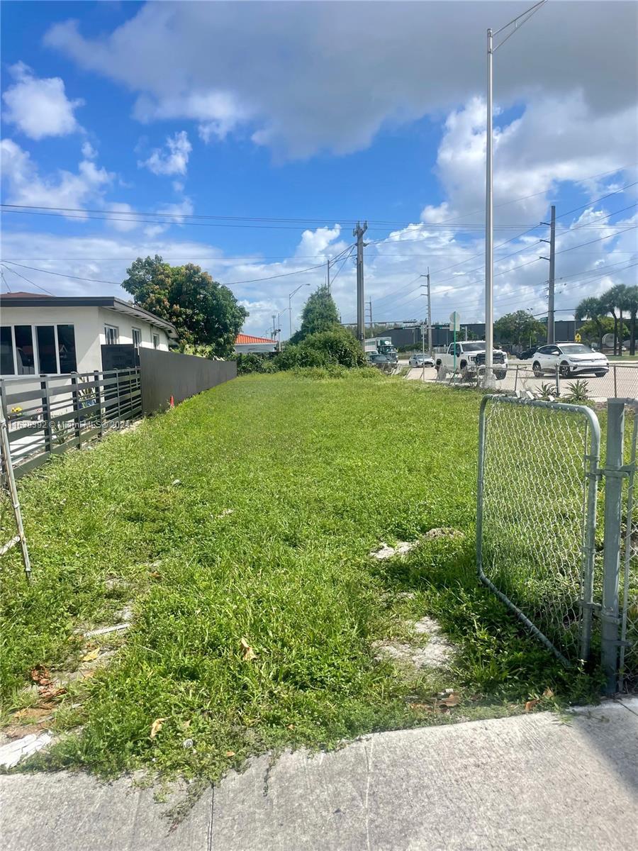 5520 E 8 Avenue, Hialeah FL 33013 photo 5