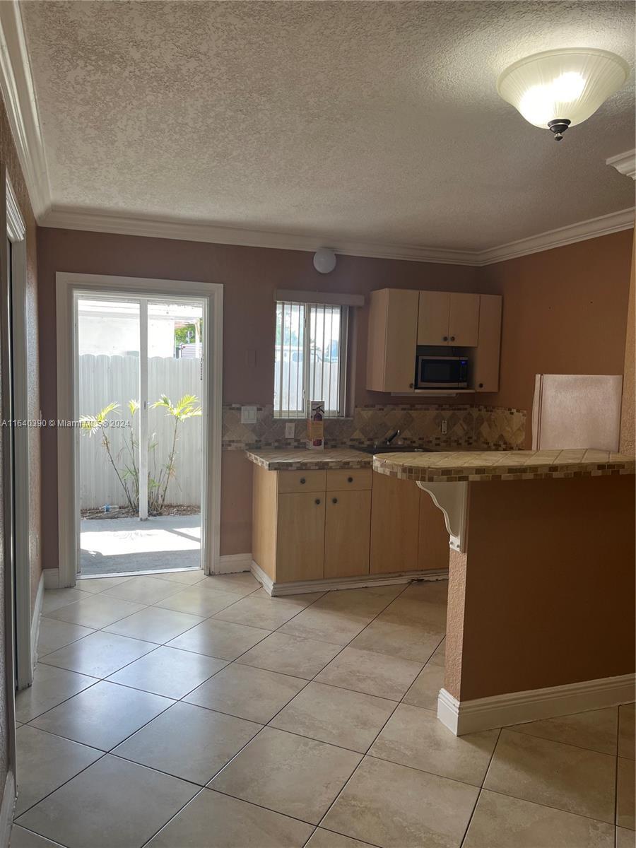 1000 E 8th Ct # 4, Hialeah FL 33010 photo 5