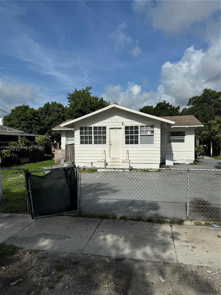 3506 NW 9th Ave, Miami FL 33127 photo 2