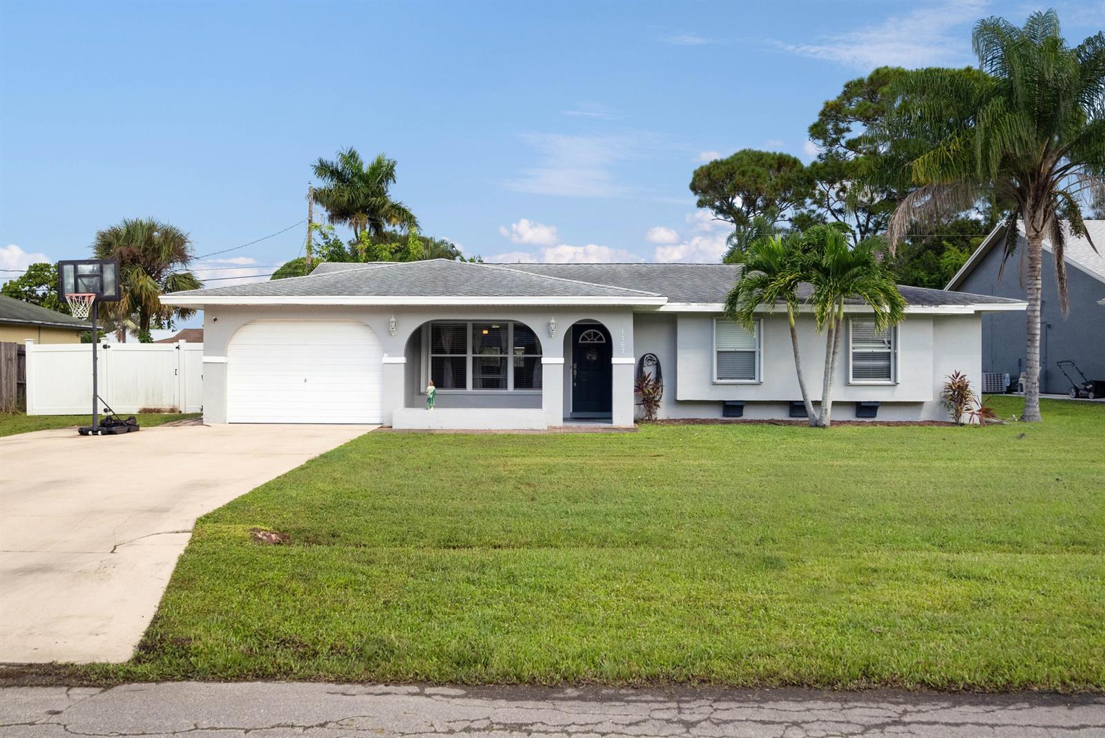 1167 SE Proctor Lane, Port St. Lucie FL 34983 photo 4