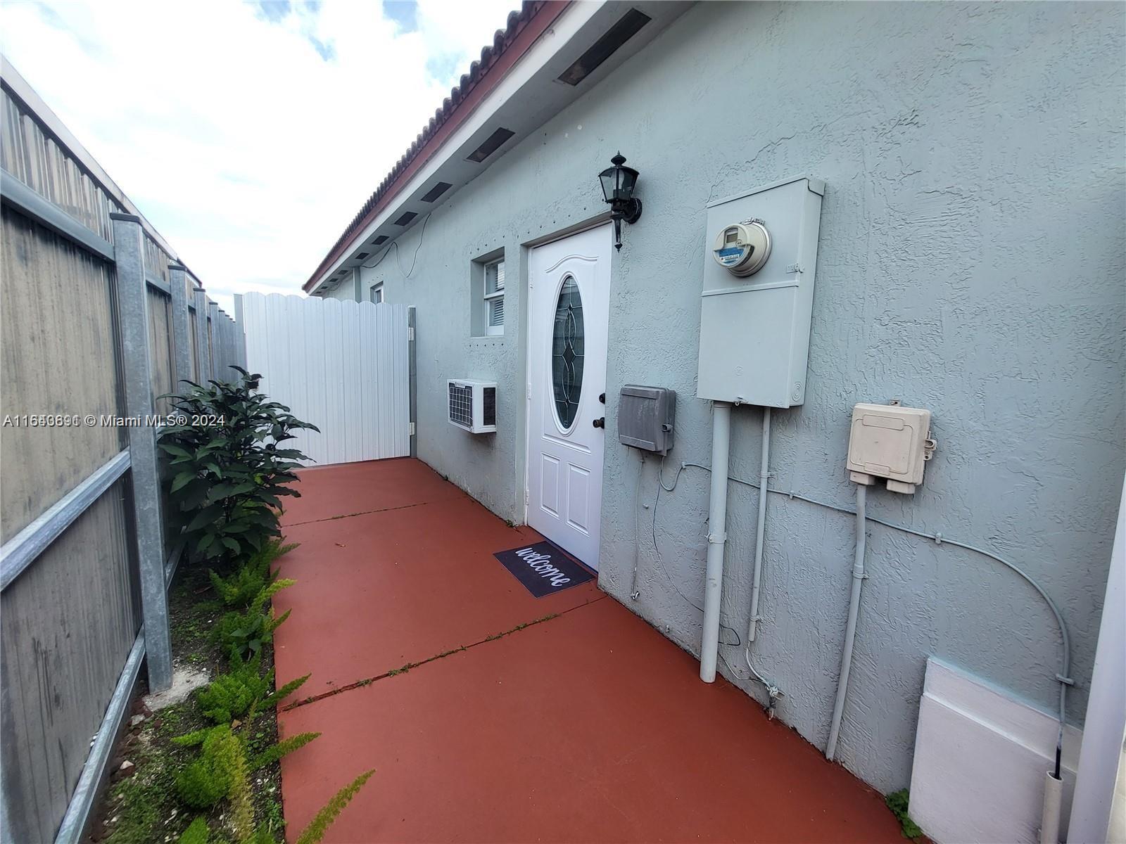 Miami, FL 33185 photo 3