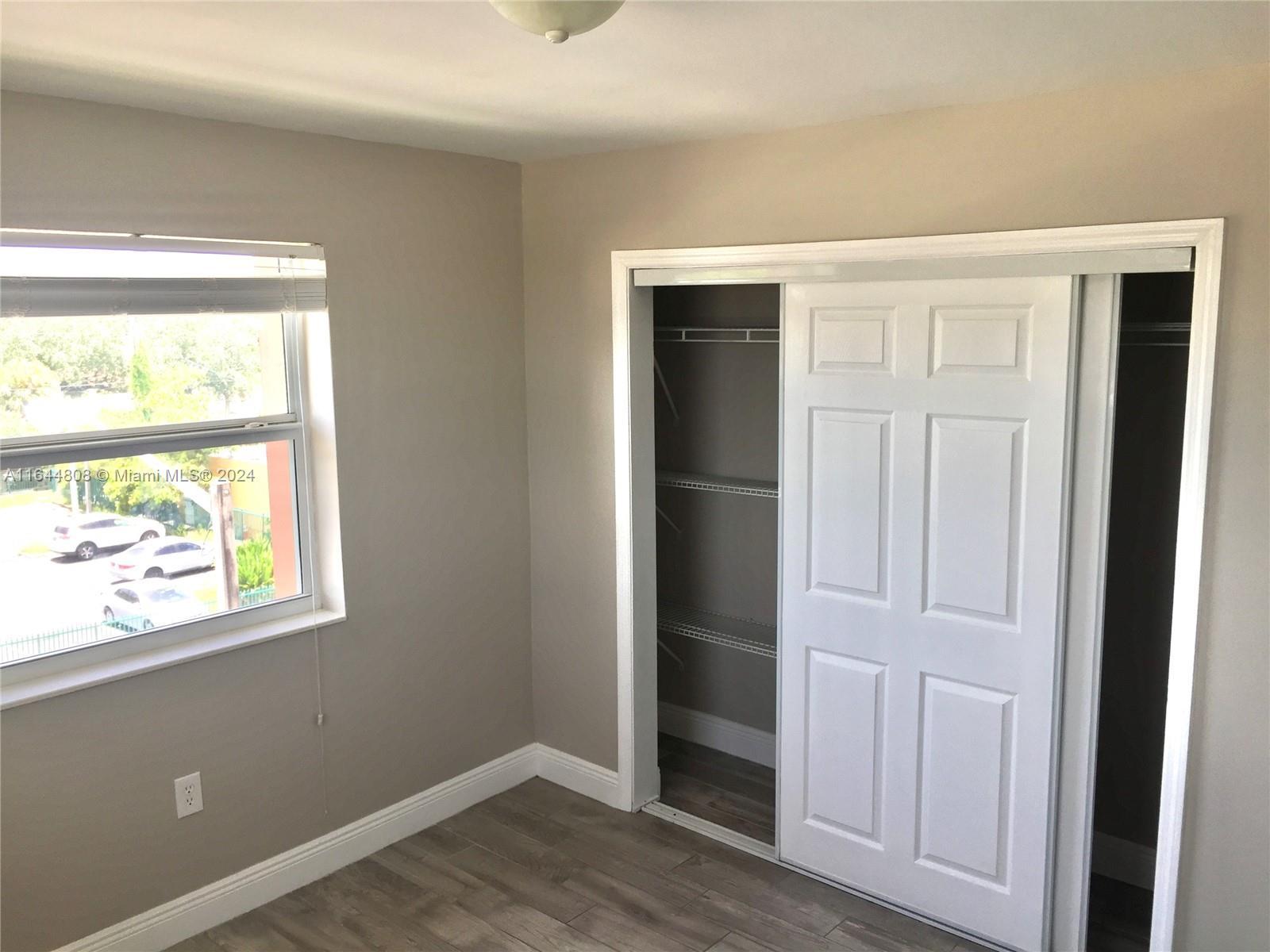 3075 NW 7th St # 401, Miami FL 33125 photo 5