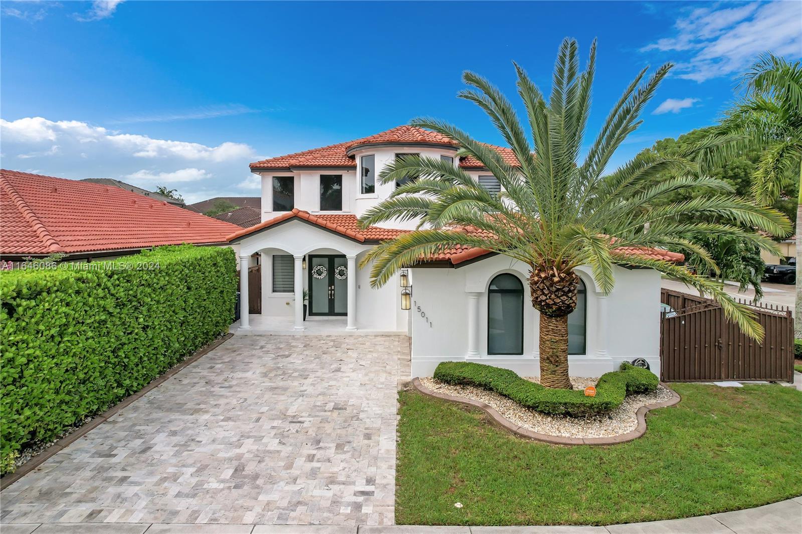15011 SW 11th St, Miami FL 33194 photo 2