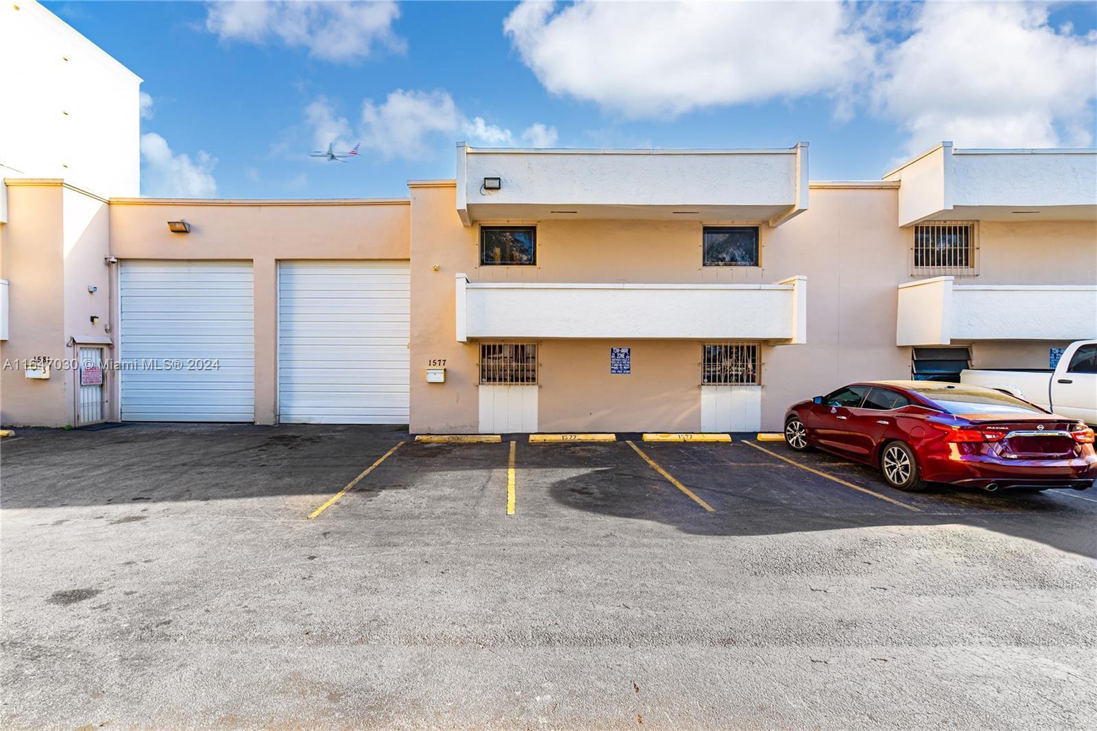 1577 NW 88th Ave, Doral FL 33172 photo 2