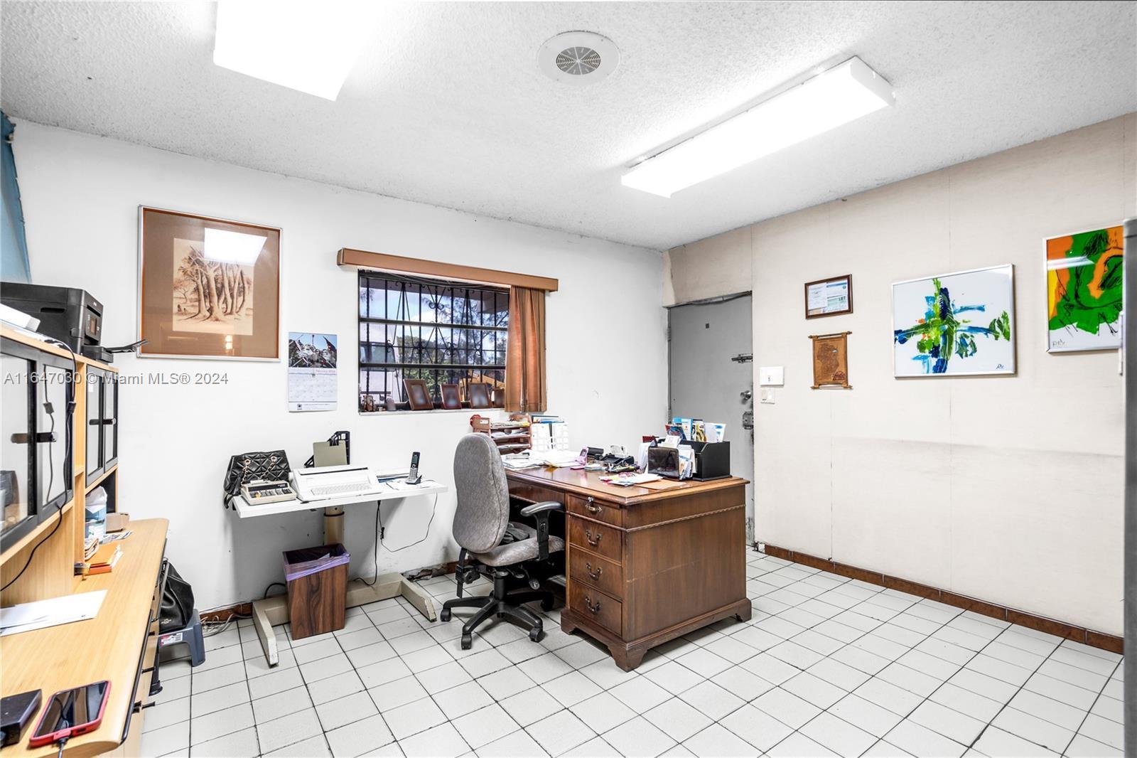 1577 NW 88th Ave, Doral FL 33172 photo 4