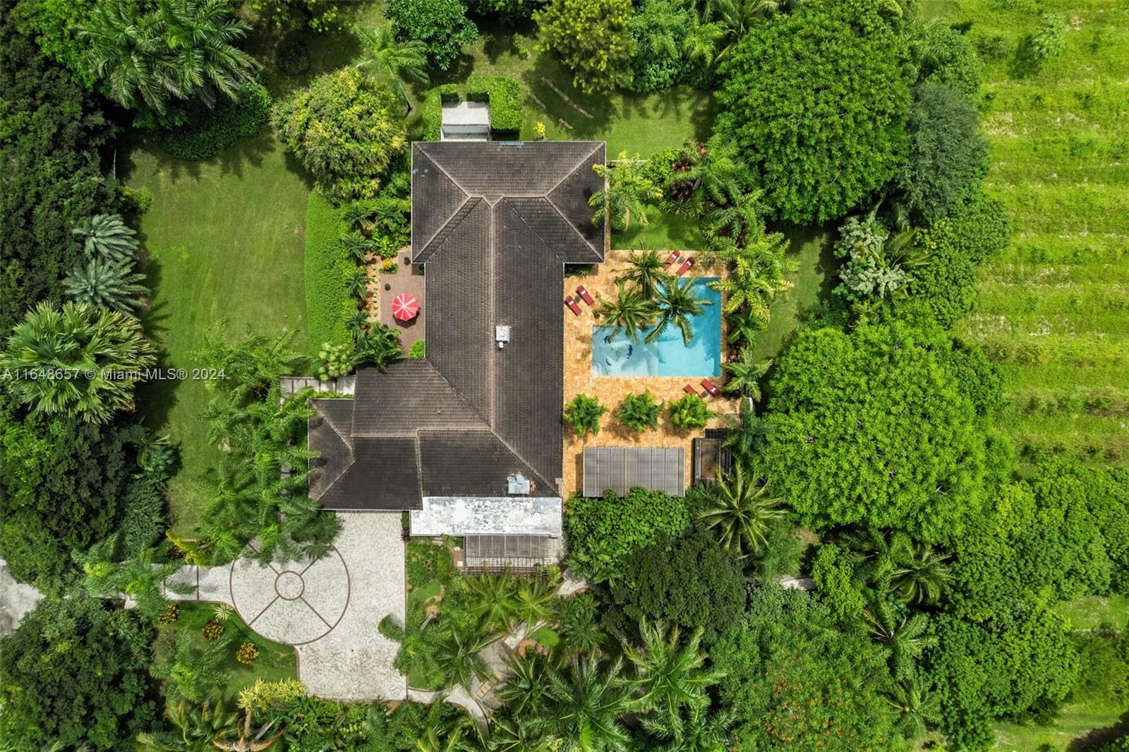 22950 SW 192nd Ave, Miami FL 33170 photo 2