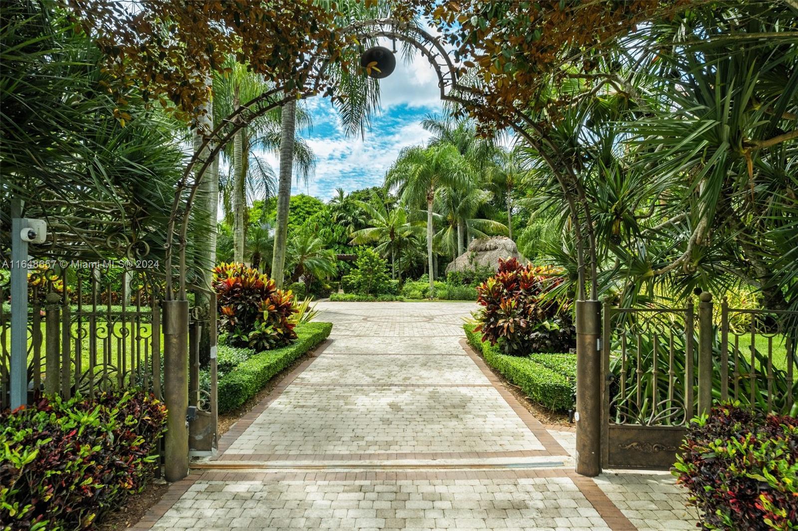 22950 SW 192nd Ave, Miami FL 33170 photo 3