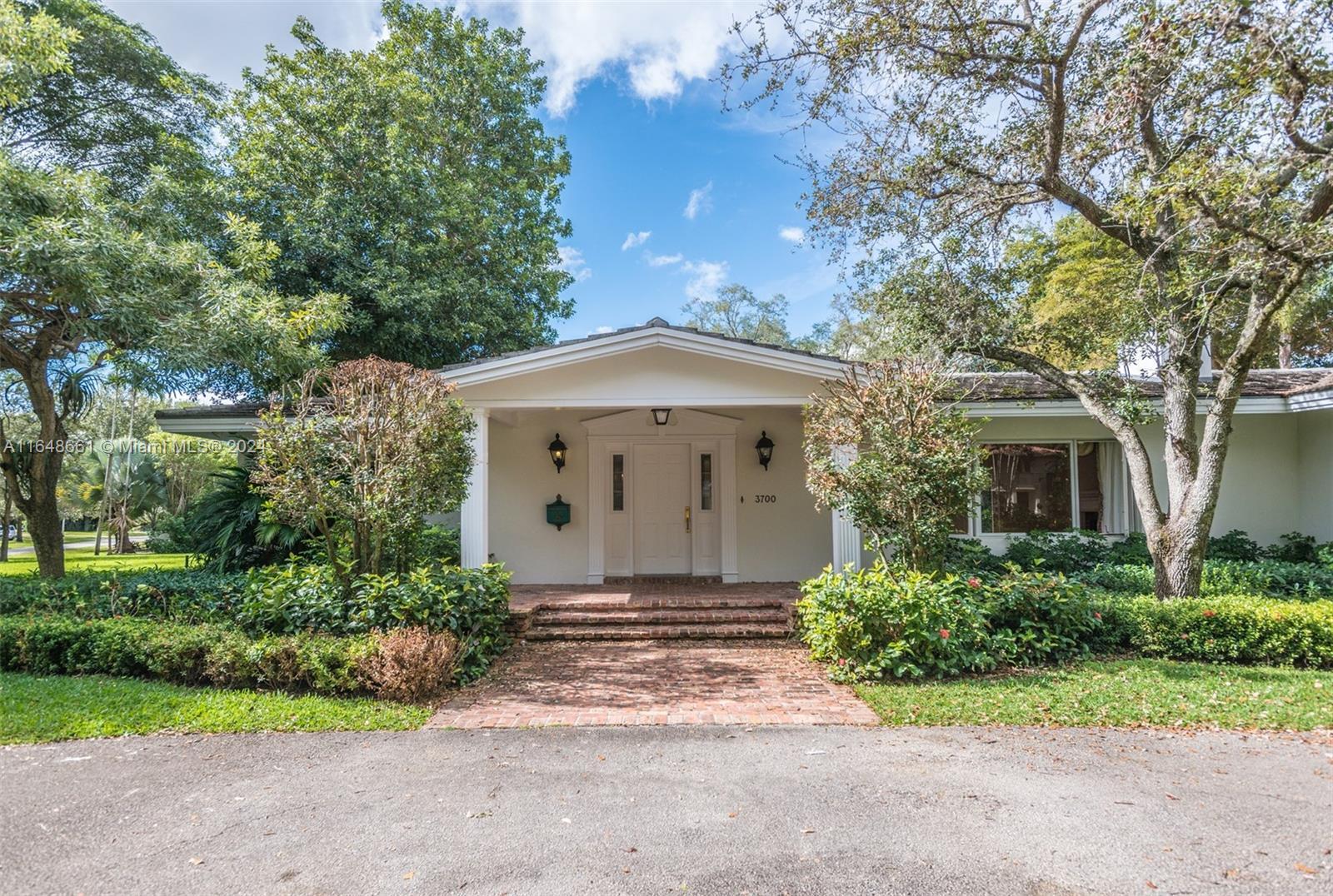 3700 Alhambra Ct, Coral Gables FL 33134 photo 2