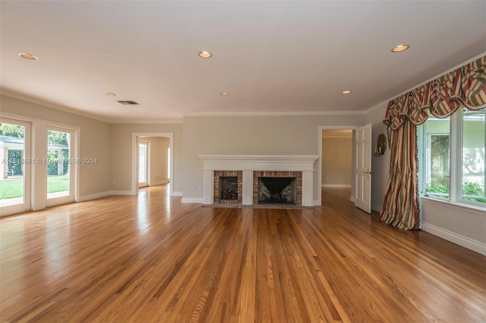 3700 Alhambra Ct, Coral Gables FL 33134 photo 4