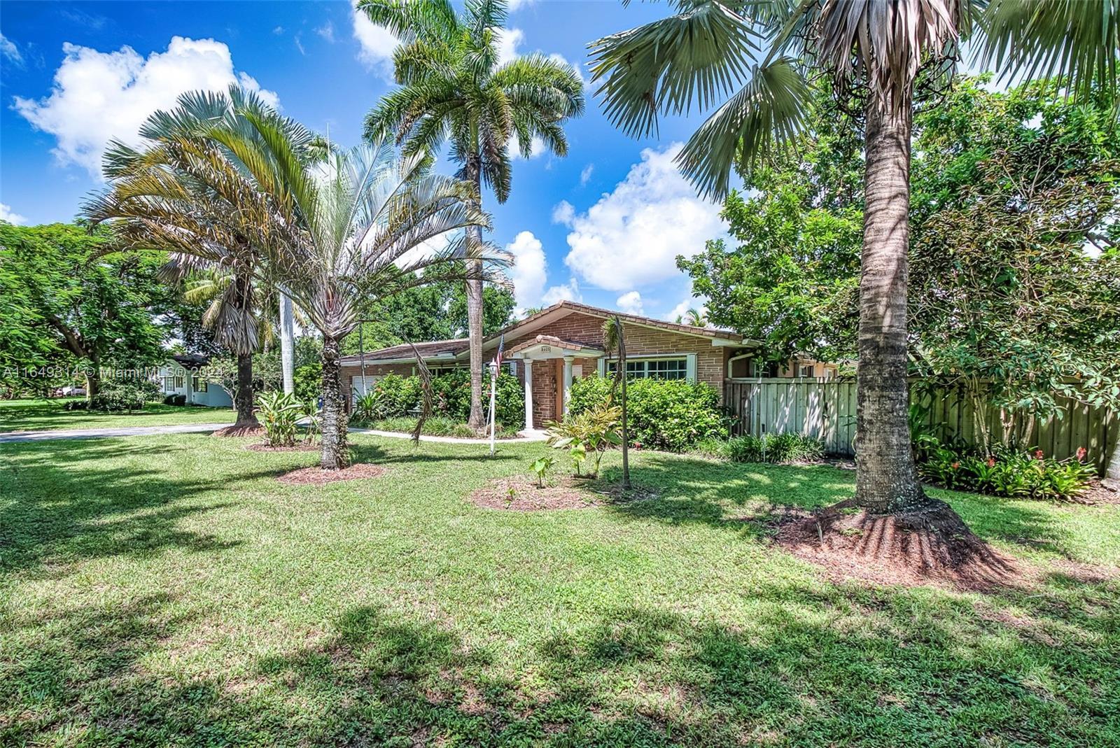 8405 SW 144th St, Palmetto Bay FL 33158 photo 2