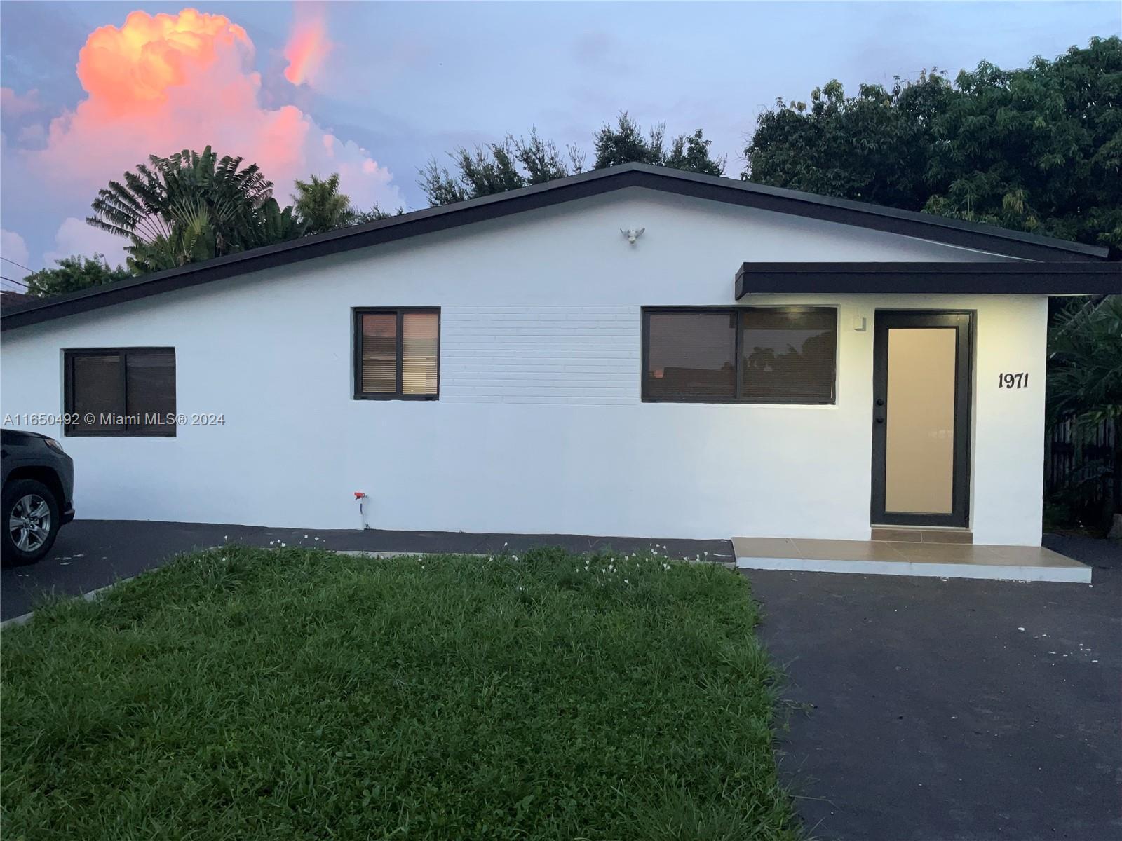 1971 W 2nd Ave, Hialeah FL 33010