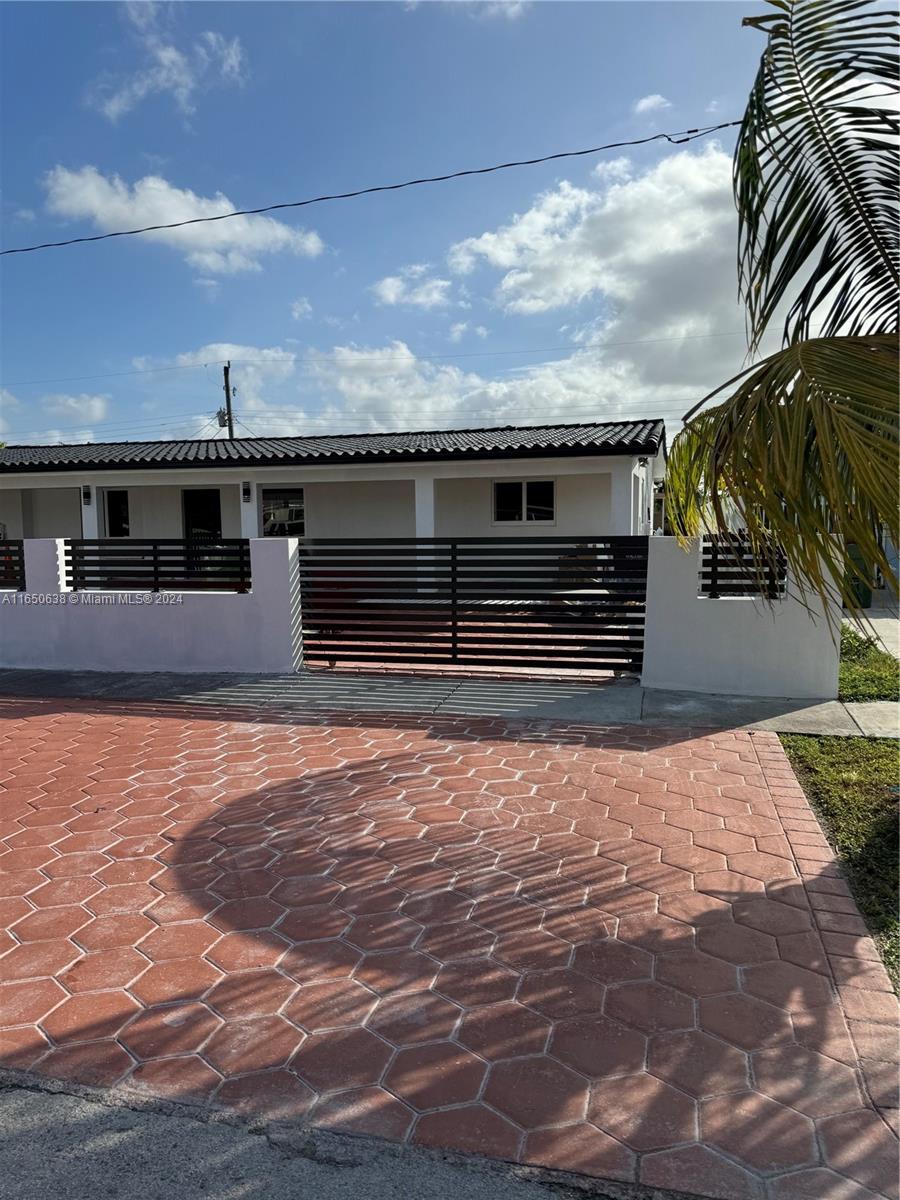 1365 W 5th Ct, Hialeah FL 33010 photo 2