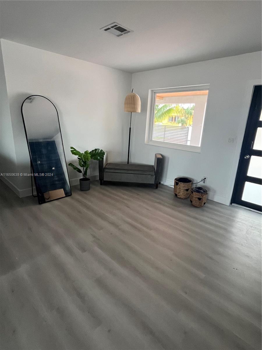1365 W 5th Ct, Hialeah FL 33010 photo 3
