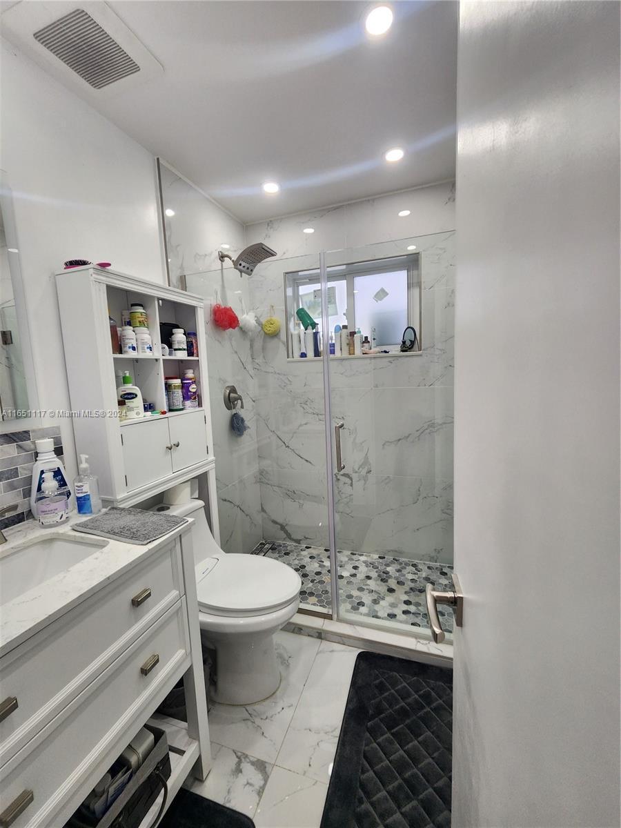 1025 NE 13th Ave, Homestead FL 33033 photo 4