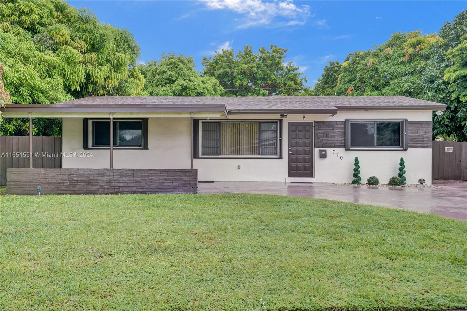 770 NW 175th Dr, Miami Gardens FL 33169 photo 3